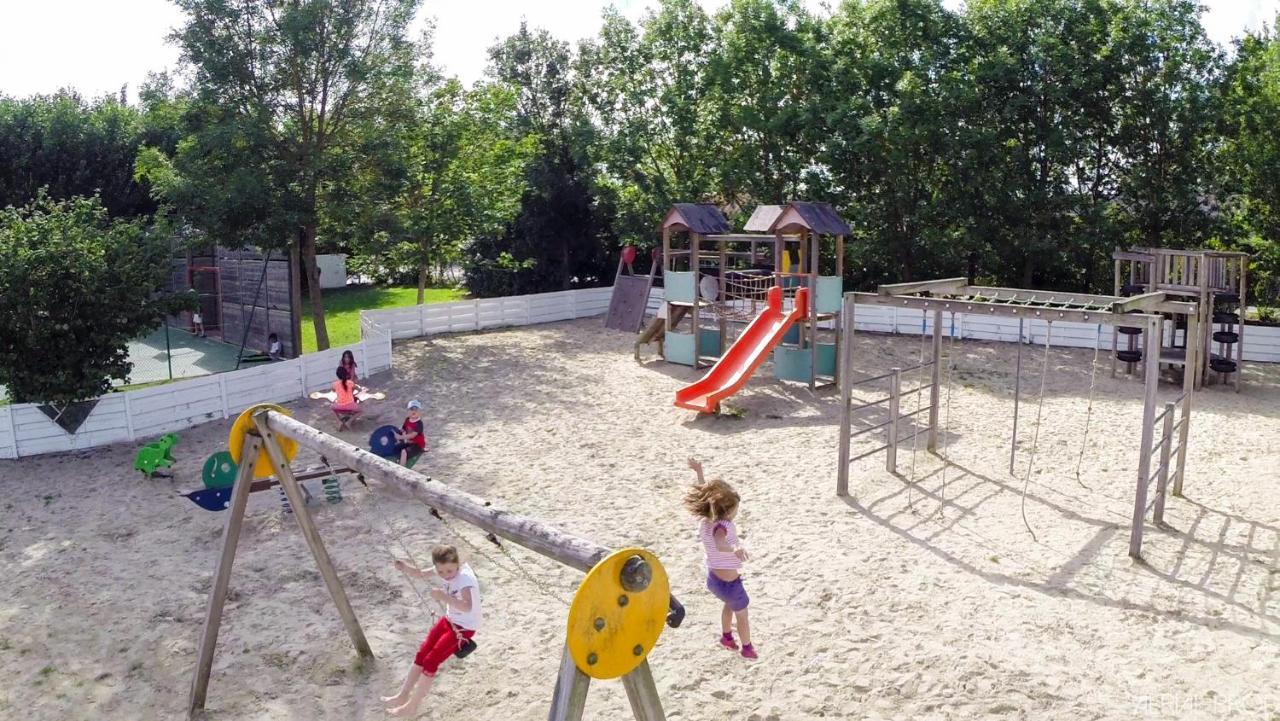Camping La Haie Penee **** 圣康坦昂图尔蒙 外观 照片